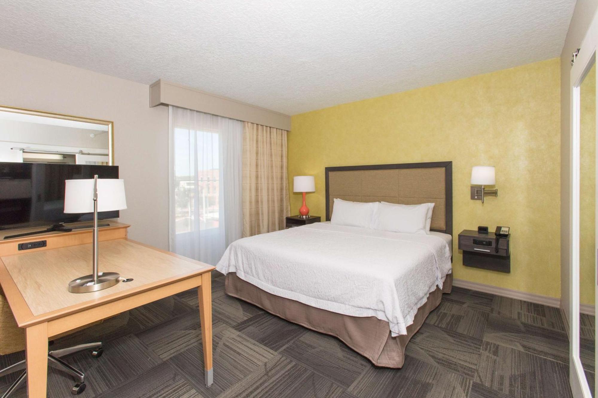 Hampton - Hotel 3*